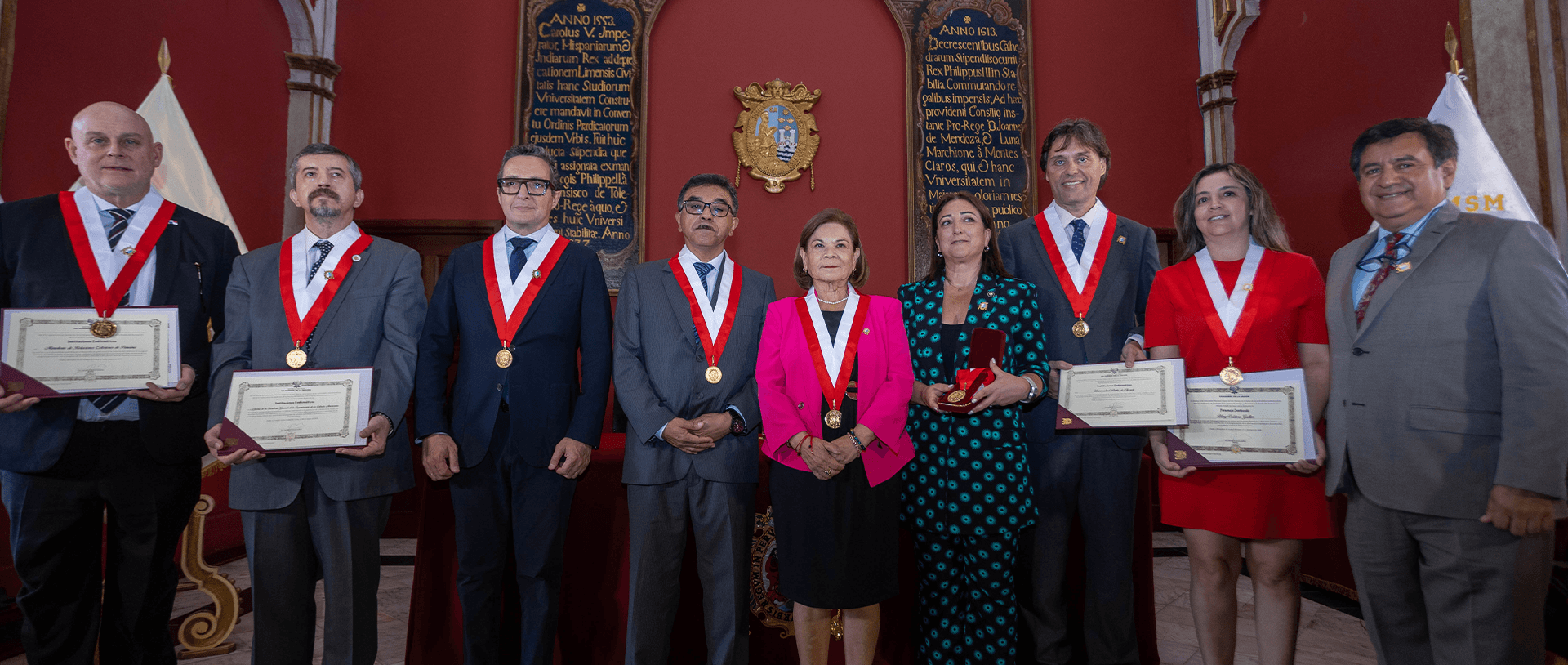 San Marcos reconoció a instituciones emblemáticas y destacadas personalidades en ceremonia por sus 475 años de historia